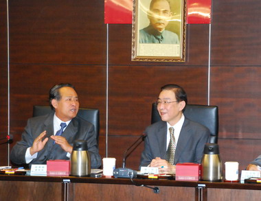 曹啟鴻率隊北上協調屏東新站規劃配置方案(圖)