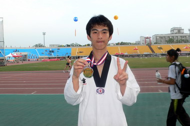 苑中陳建志在拳道拿下首面金牌(圖)