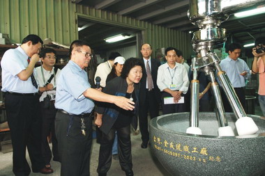 SBIR展成績陳菊訪視加油打氣(圖)