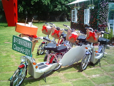 環境巡查電動車隊成軍(圖)