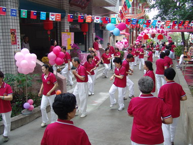 大家一同來做健康操(圖)