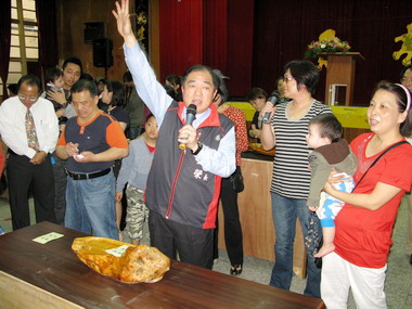 環保局主辦再生家具拍賣活動(圖)