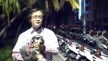 經濟不景氣名種狗也流落街頭？(圖)