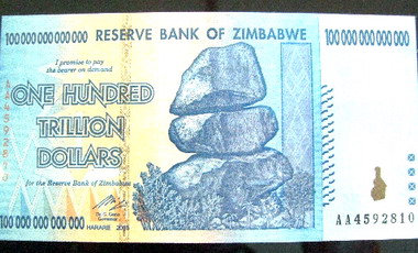 辛巴威100兆元紙鈔享受兆億富翁(圖)