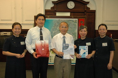 林政則參加三節合一、浴佛慶典活動(圖)