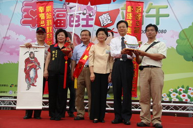 「幸福巴士慶端午」行銷鹿港商圈(圖)