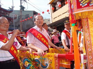 廣福宮老大媽百年孤鸞出巡遶境(圖)