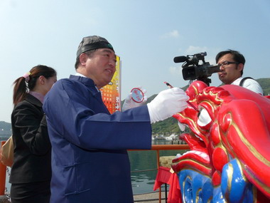點睛、灑淨，基隆海上龍舟賽將開跑(圖)