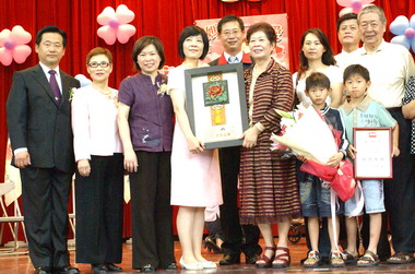 婦聯青溪分會嘉義支會表揚模範母親(圖)