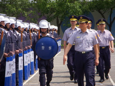 保安警力操演  展現苗警力與美(圖)