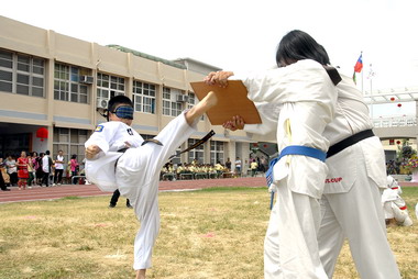 嘉縣忠和國小六十六週年校慶(圖)