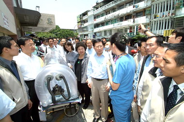 陳菊陪同劉兆玄視察傳染病防治醫院(圖)
