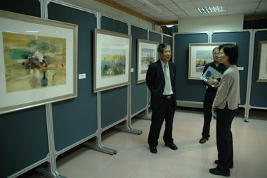 中華大學舉行溫馨五月義賣活動(圖)