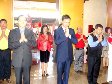 釋迦牟尼佛佛誕萬壽浴佛典禮(圖)