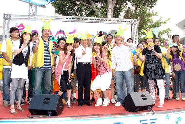 南市舉辦陸上行舟慶端午趣味闖關活動(圖)