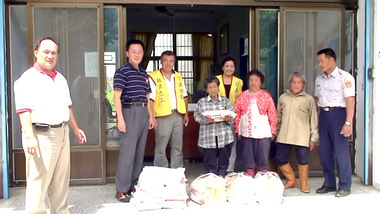 信義警分局關懷弱勢暨獨居老人(圖)