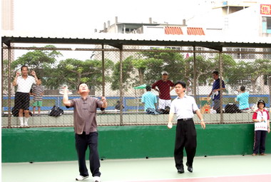 縣長盃軟式網球賽苗栗縣立網球場開打(圖)