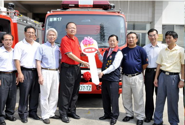 消防局新購5輛小型水箱消防車啟用(圖)