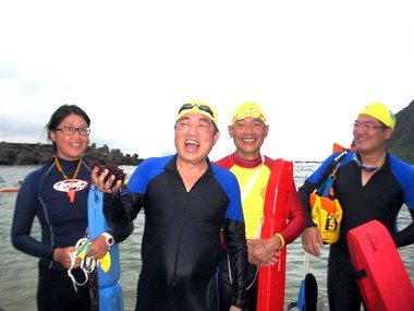 基隆海上4000公尺長泳熱鬧登場(圖)