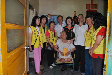 警察志工即時關懷慰問轄內弱勢(圖)