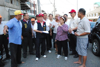 縣長會勘大山車站邊南北一路拓寬工程(圖)