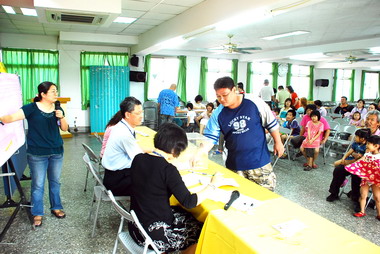 太平市立托兒所新生入托抽籤(圖)