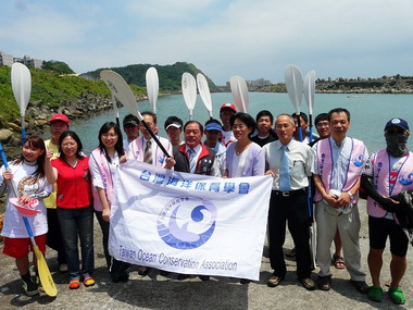 張通榮肯定海大學生挑戰獨木舟環島壯舉(圖)