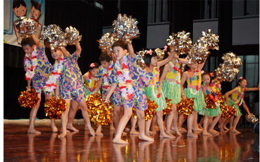 英語嘉年華變裝秀千名學童樂翻天(圖)