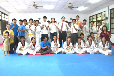 奧運金牌選手朱木炎參訪水里民和國中(圖)