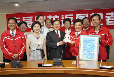 出訪荷蘭阿梅爾(Almere)市返國記者會(圖)