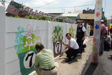 溪口鄉下崙「七七彩繪街」充滿鄉土味兒(圖)