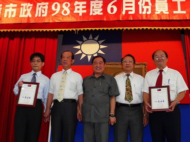 張通榮主持自強月會(圖)