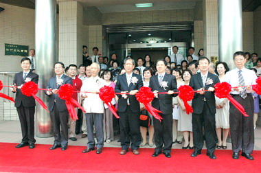 杜忠誥六十書法展舉行揭幕儀式(圖)