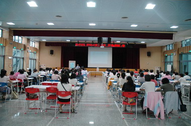 林政則主講地方產業與社會和諧發展(圖)