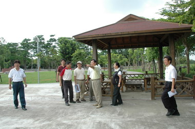 陳明文視察朴子市農村社區改造計畫(圖)