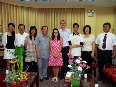 張通榮接見德州考柏克利士市交換學生(圖)