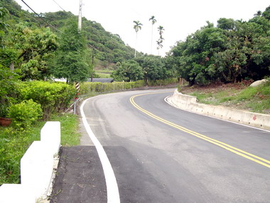 青桐林生態產業園區 危險路段車禍多(圖)