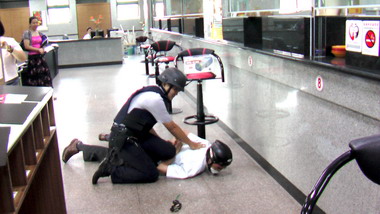 南投警分局辦理金融機構防搶演練(圖)