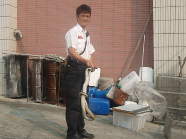 蘭潭水庫三信亭毒蛇入侵嚇壞遊客(圖)