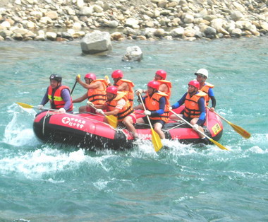 南投縣紅十字會接受急流救生訓練(圖)