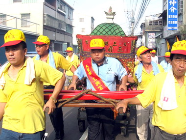 三興宮舉辦遶境活動祈求化解災難(圖)
