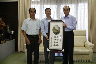 花蓮航空站主任楊志雄今至縣府辭行(圖)