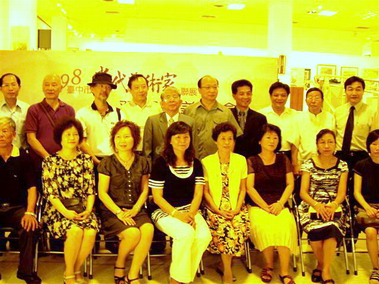 台中藝術界辦義賣募款活動(圖)