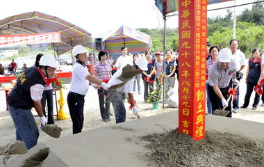 後龍溪南岸路堤共構第3期工程動土(圖)