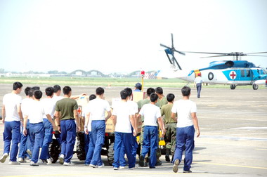 陳明文：救援物資務必送達災民手上(圖)