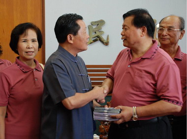 苗栗各地廟宇主動發起捐款(圖)