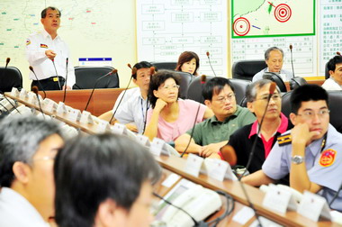 蘇治芬指揮防颱中心召開防災會議(圖)
