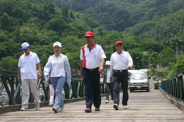 全國首座倍力橋搶搭完成(圖)