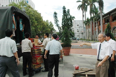 竹市第一批救災物資專車今日下午出發(圖)