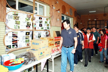 周錫瑋巡視三峽指示做好撤離準備(圖)